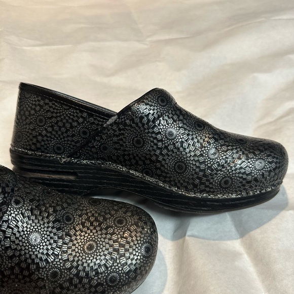 Dansko Black Mules Comfortable Clogs - Picture 7 of 11